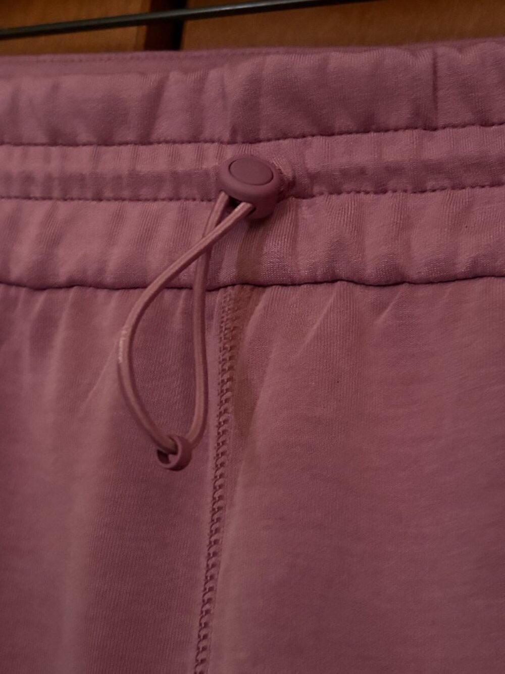 Lululemon  Lululemon Softstreme Flared / Cropped Pants in a pinkish-mauve Sz 12 - Picture 8 of 8